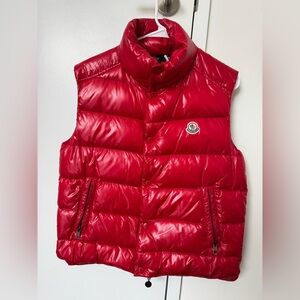 Moncler Man Shiny Red Quilted Down Vest with Logo Patch size 1(Woman M)
